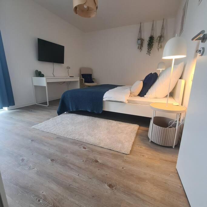 Bookandstay24 Hanau Ferienwohnung Mit Kueche, Balkon Und Parkplatz Exterior foto